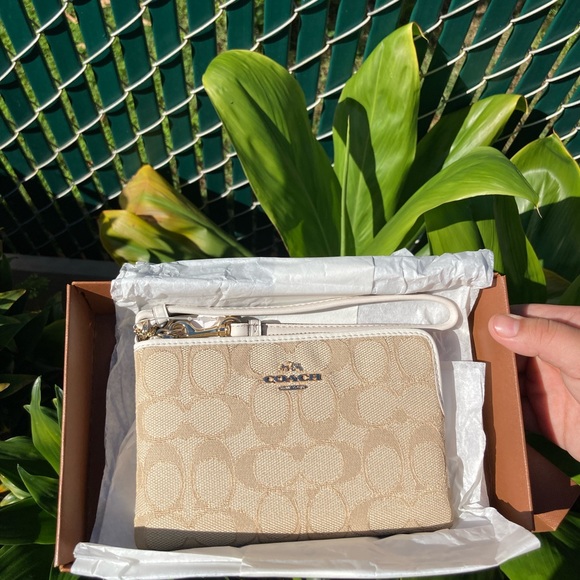 Brand new coach wallet - Picture 7 of 14